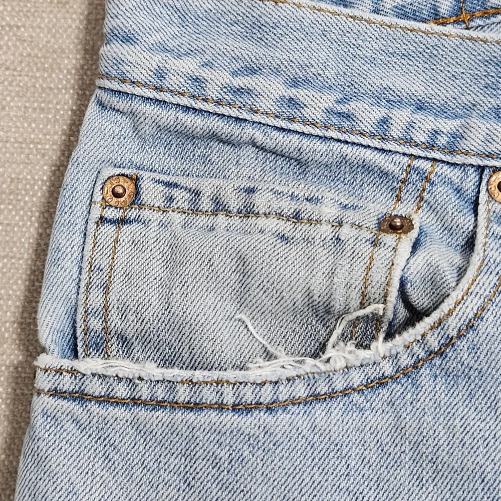 Levi's 550 Relaxed Fit Men 36x30 Light Blue Denim Tapered Leg Jeans Vintage Y2K